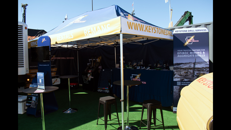 Trade show signs, tradeshow branding, trade show displays, Trade show tables, Pittsburgh Trade show sign printing, Commercial signs pittsburgh, Custom trade show booth, trade show booth, digitally printed signs, digitally printed banners